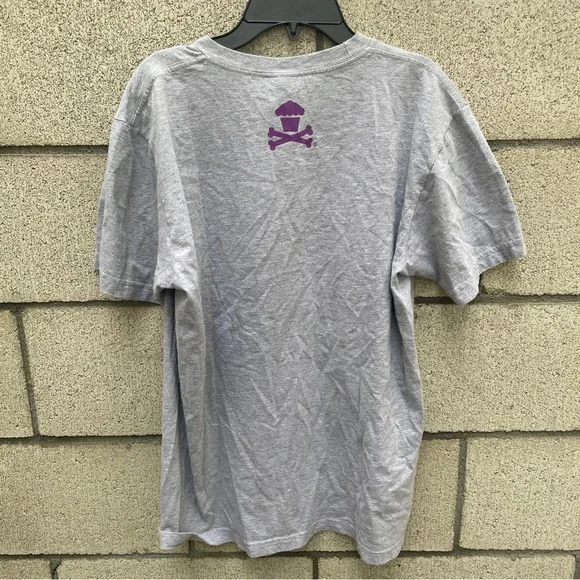 Gray Men’s Johnny Cupcake Shirt with a Basketball/Cupcake Graphic Size Medium - Picture 6 of 8